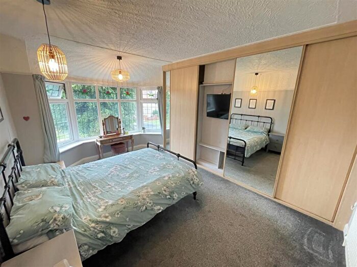 3 Bedroom Semi-Detached House For Sale In Withert Avenue, Bebington, Wirral, CH63
