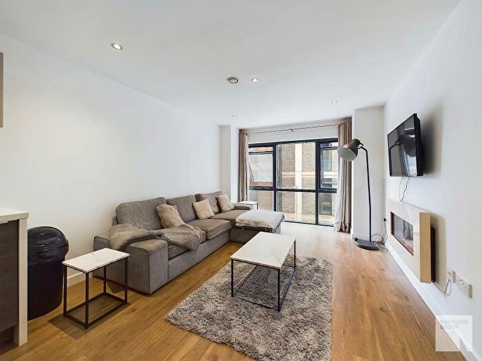 2 Bedroom Apartment To Rent In Nuovo :: Manchester, M4