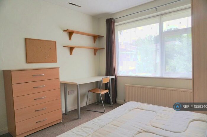 5 Bedroom Semi-Detached House To Rent In Headcorn Drive, Canterbury, CT2