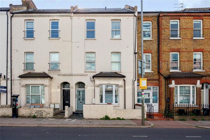 2 Bedroom Flat For Sale In Putney Bridge Road, London, SW15