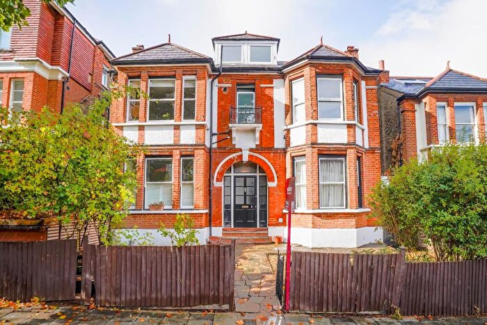 2 Bedroom Flat For Sale In Thornlaw Road, West Norwood, SE27