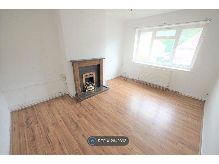2 Bedroom Maisonette To Rent In Beech Avenue, Brentwood, CM13
