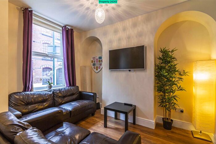 4 Bedroom End Of Terrace House To Rent In Portland Road, Nottingham, NG7