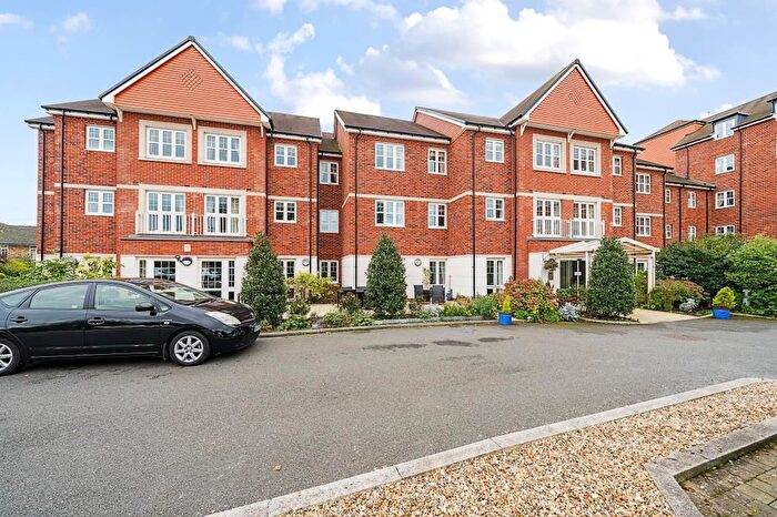 2 Bedroom Flat To Rent In St. Lukes Road, Maidenhead, SL6