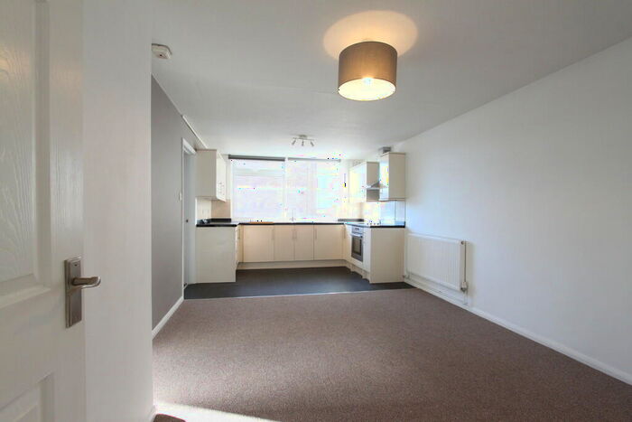 2 Bedroom Flat To Rent In West Park, Mottingham, SE9