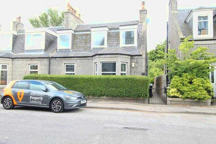 2 Bedroom Flat To Rent In Erskine Street, Top Floor, AB24