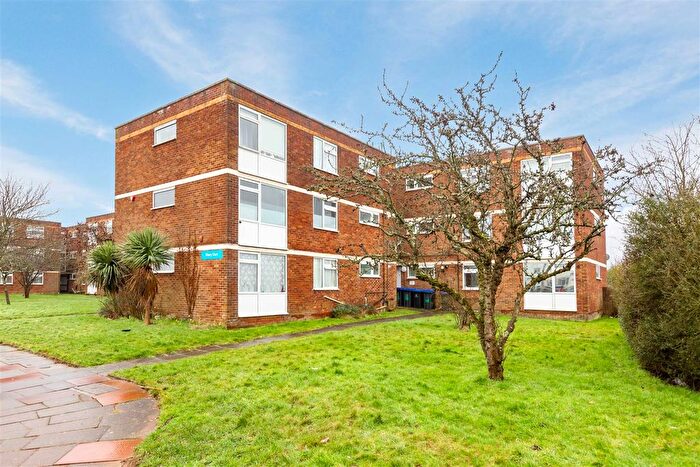 3 Bedroom Flat For Sale In Rogate Road, Worthing, BN13