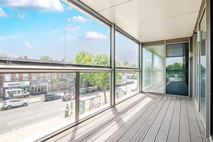 2 Bedroom Apartment For Sale In Northway House, Acton Walk, Whetstone, London, Greater London, N20
