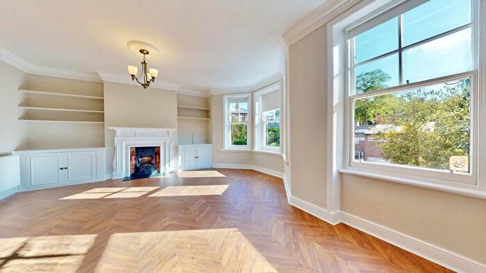 2 Bedroom Flat To Rent In Hillside Gardens, Highgate, N6
