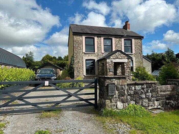 3 Bedroom Detached House For Sale In Rhosfa Road, Upper Brynamman, Ammanford, SA18