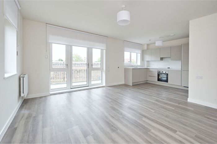 1 Bedroom Flat To Rent In Snowdrop House, Springfield Parkside, Tooting, SW17