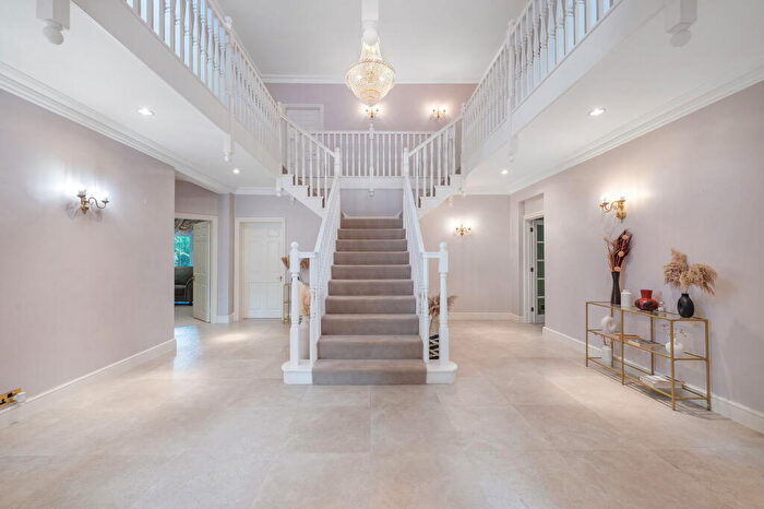 6 Bedroom Detached House To Rent In Byfleet Road, Cobham, KT11