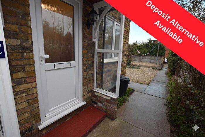 1 Bedroom Flat To Rent In Western Road, Romford, RM1