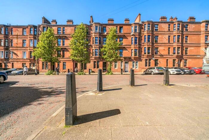 2 Bedroom Flat To Rent In Langside Road (, Govanhill, G42