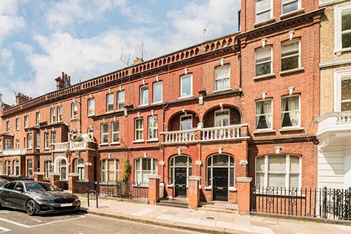 1 Bedroom Flat To Rent In Barons Court Road, West Kensington, W14
