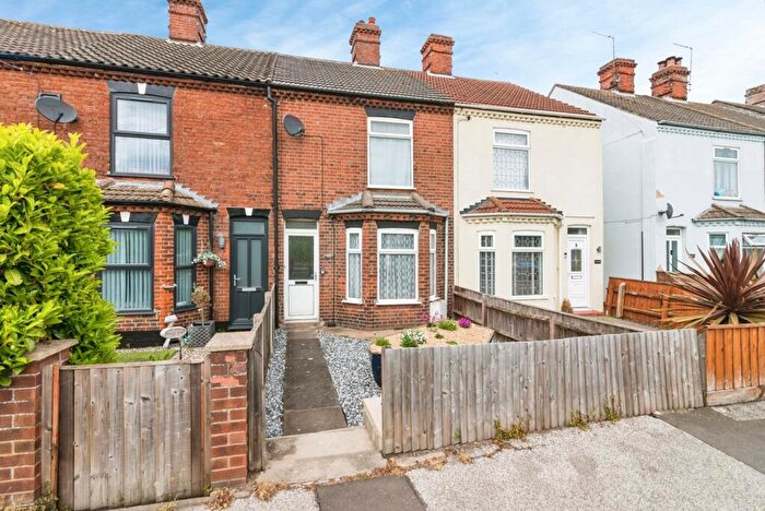 2 Bedroom Terraced House For Sale In Victoria Road, Lowestoft, Suffolk, NR33