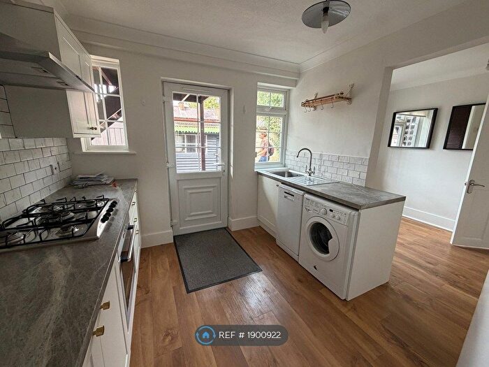 2 Bedroom Maisonette To Rent In Fire Station Mews, Beckenham, BR3