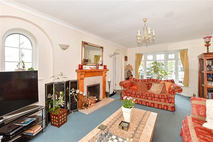 3 Bedroom Detached House For Sale In Blunts Wood Road, Haywards Heath, West Sussex, RH16