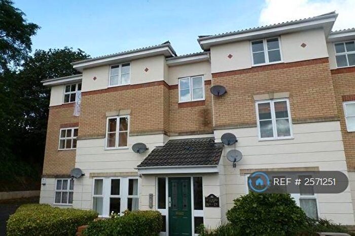 2 Bedroom Flat To Rent In De La Warre Court, St. Annes Park, Bristol, BS4