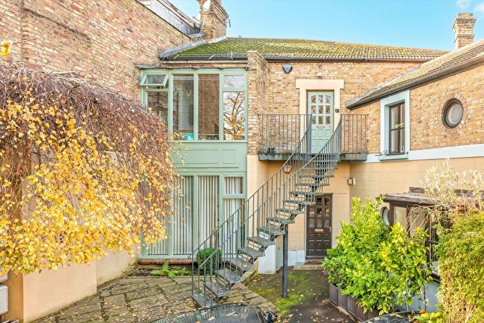 2 Bedroom Flat To Rent In Wilfred Owen Close, London, SW19