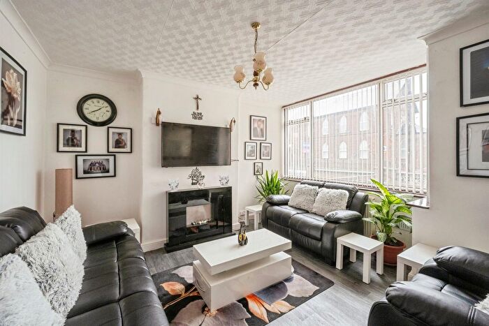 3 Bedroom Semi-Detached House For Sale In Rowland Road, Scunthorpe, DN16