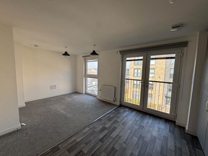 2 Bedroom Apartment To Rent In Flat, Goldcrest Place, Edinburgh, EH4