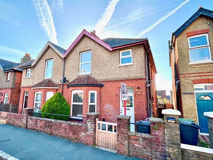 3 Bedroom Semi-Detached House For Sale In Grange Road, East Cowes, PO32