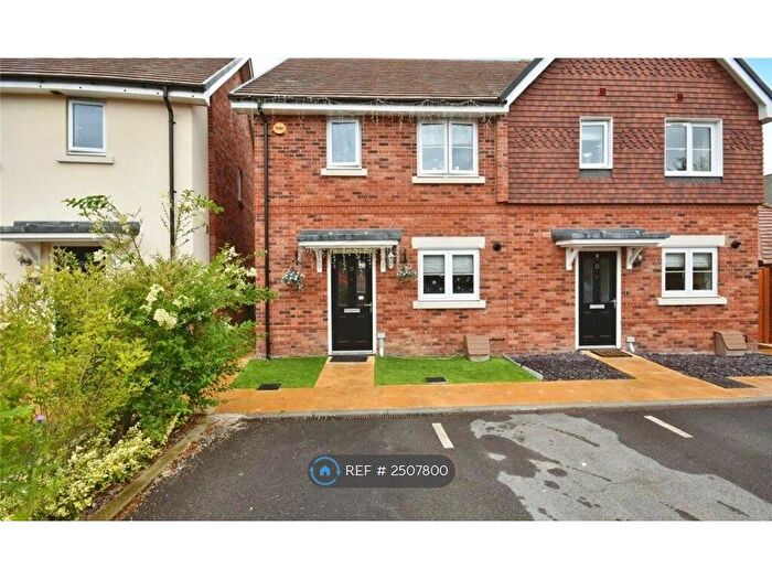 3 Bedroom Semi-Detached House To Rent In Red Kite Close, Reading, RG31