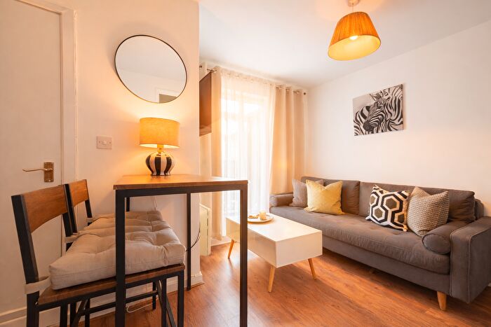 Studio To Rent In The Grange Estate, London, N2