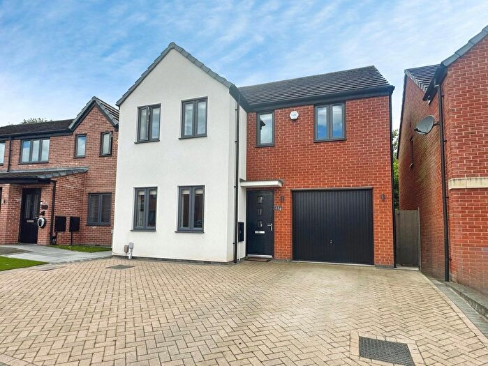 4 Bedroom Detached House For Sale In Ranger Drive, Wolverhampton, WV10