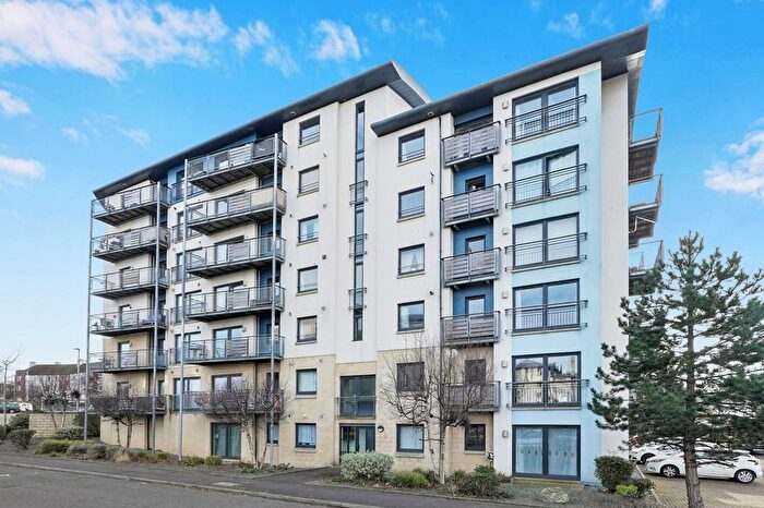 2 Bedroom Flat For Sale In / Drybrough Crescent, Peffermill, Edinburgh, EH16