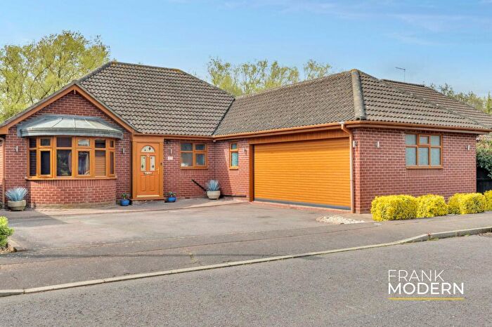 3 Bedroom Detached Bungalow For Sale In Riverside Mead, Peterborough, PE2