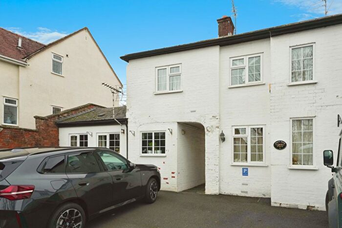 2 Bedroom Flat For Sale In Greenhill, Evesham, Worcestershire, WR11