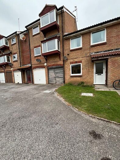 1 Bedroom Flat To Rent In Lake Drive, Peacehaven, BN10