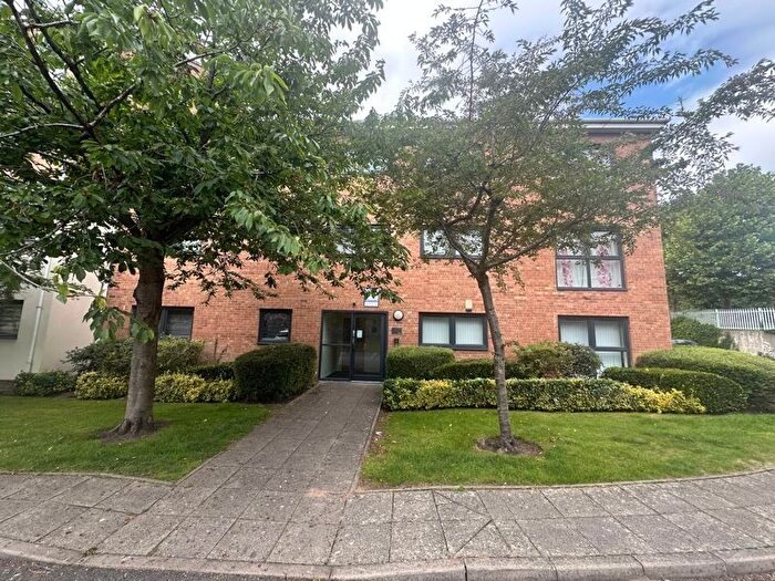 2 Bedroom Flat To Rent In Lowbridge Court, Liverpool, L19
