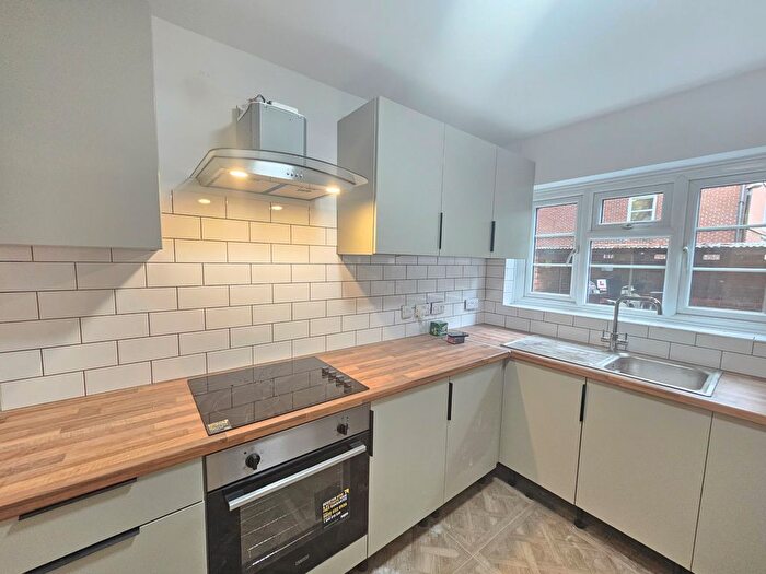 2 Bedroom Flat To Rent In Banister Grange, Banister Road, Southampton, SO15