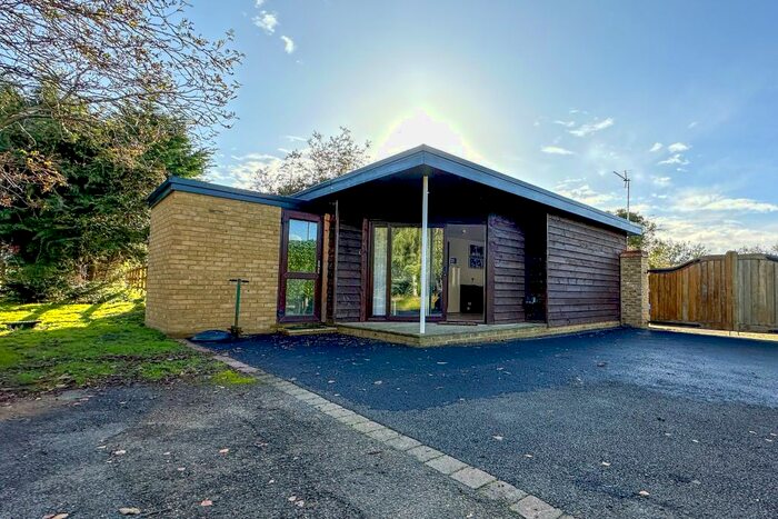 Studio To Rent In Windsor Road, Wraysbury, Staines, TW19