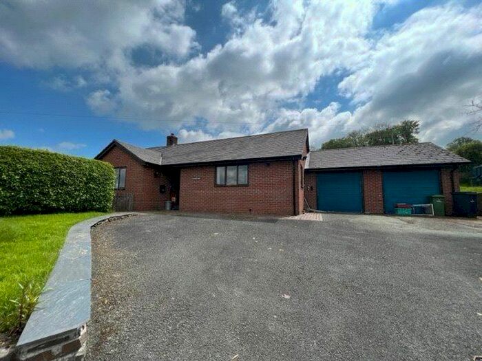 3 Bedroom Bungalow For Sale In Llanfair Caereinion, Welshpool, Powys, SY21