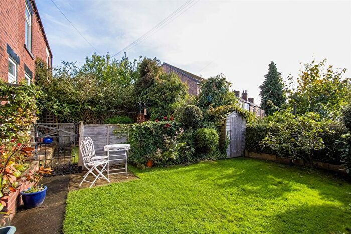 2 Bedroom Terraced House For Sale In Binks Street, Outwood, Wakefield, WF1