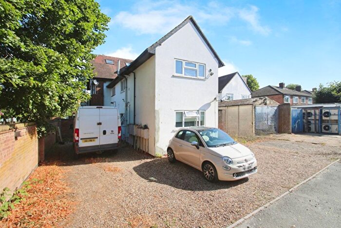 1 Bedroom Flat To Rent In Wellesley Avenue, Richings Park, SL0