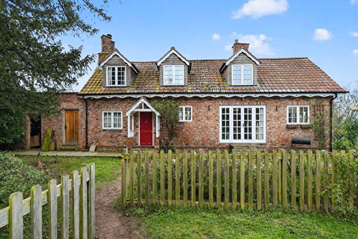 4 Bedroom Link Detached House For Sale In The Bungalow, Cottage Farm, Bad Bargain Lane, Osbaldwick, York, YO31