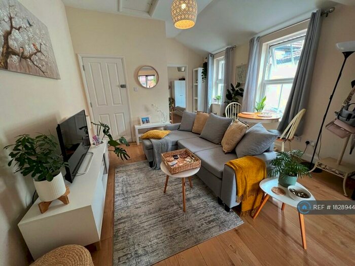 1 Bedroom Flat To Rent In London Road, Westcliff-On-Sea, SS0