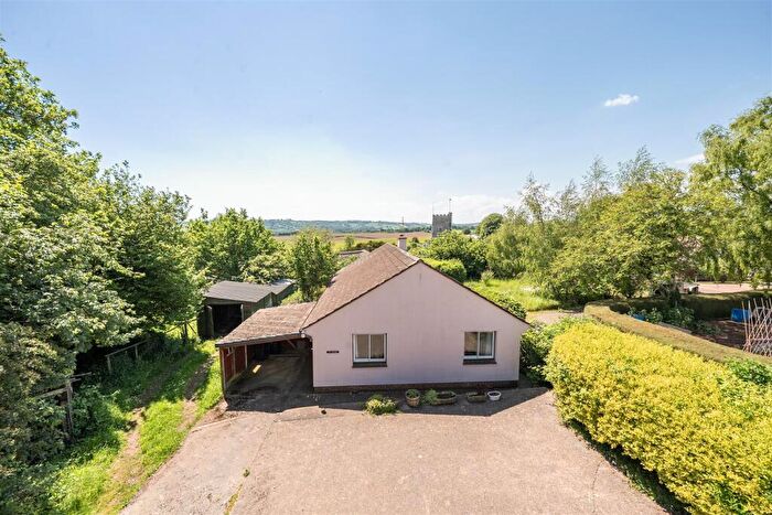 3 Bedroom Bungalow For Sale In Washfield, Tiverton, EX16