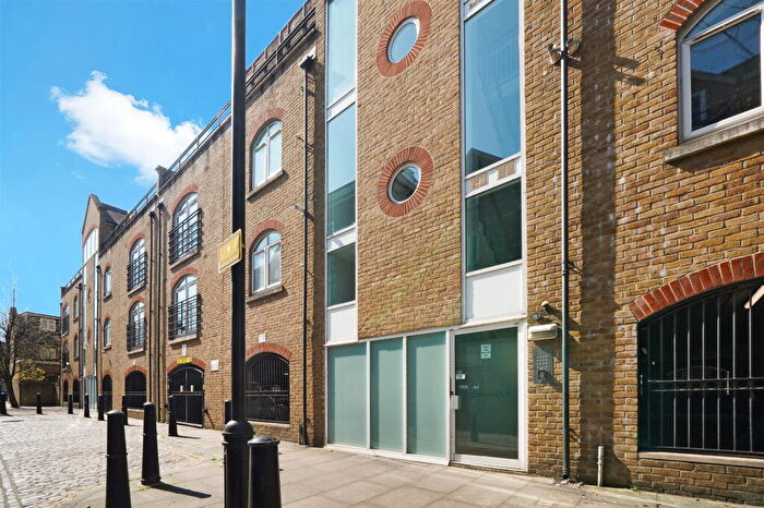 1 Bedroom Flat For Sale In Cold Harbour, London, E14