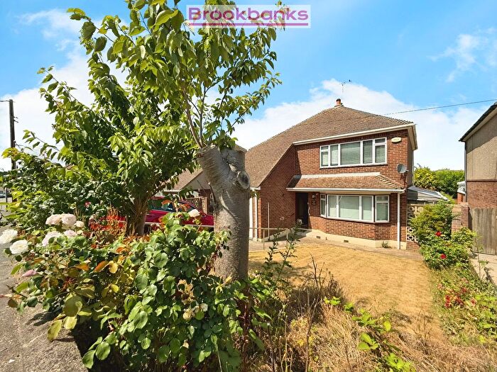 4 Bedroom Detached House For Sale In Kent Road, Longfield, Kent, DA3