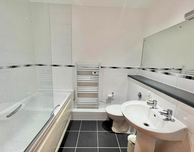 1 Bedroom Flat For Sale In Manor Road, Edgbaston, Birmingham, B16