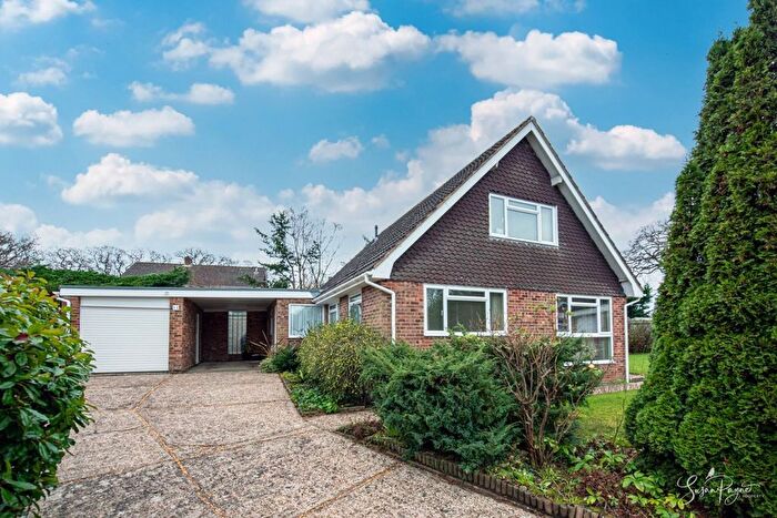 4 Bedroom Detached House For Sale In Park View, Wootton Bridge, Ryde, PO33