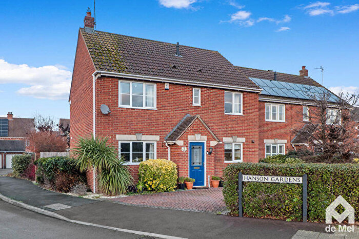 4 Bedroom Detached House For Sale In Hanson Gardens, Bishops Cleeve, GL52