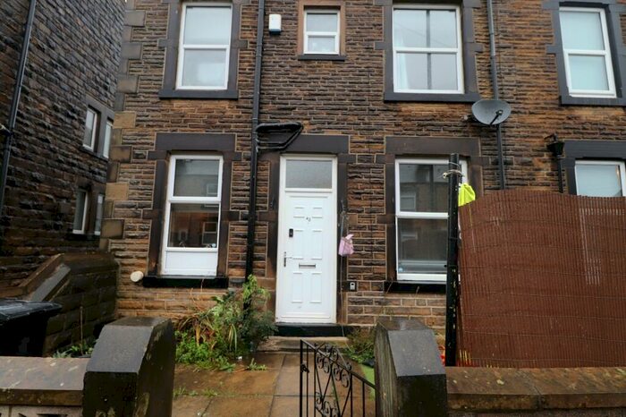 2 Bedroom End Of Terrace House To Rent In Fountain Street, Morley, Leeds, West Yorkshire, Uk, LS27