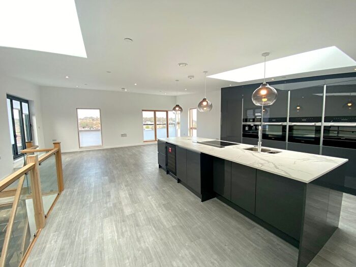3 Bedroom Penthouse To Rent In Lords Gardens, Norwich, NR1